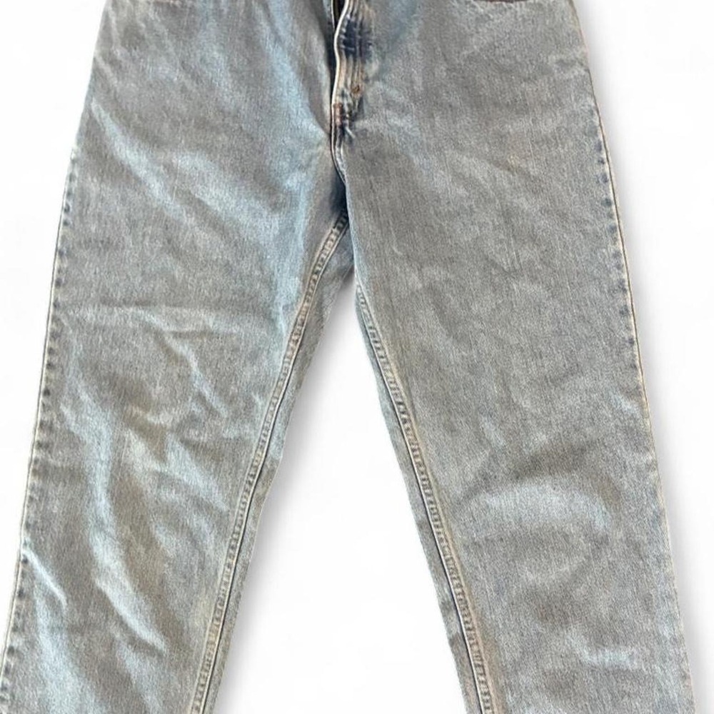 Vintage/Y2K 1999 Levi's 550 relaxed fit/tapered leg light wash 100% rigid cotton